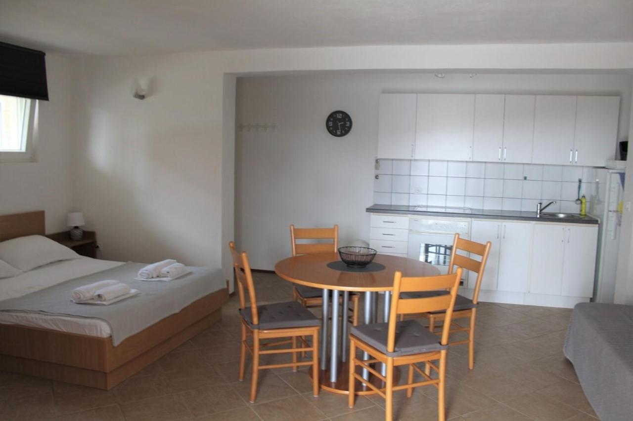 Apartments Ada 普利莫顿 外观 照片